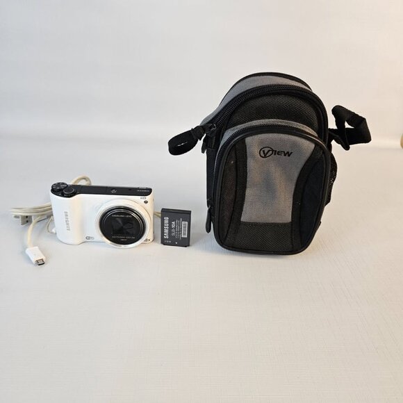 Samsung WB200F 18x Zoom Wi-Fi Camera | Touchscreen | 14.2MP - Picture 1 of 9